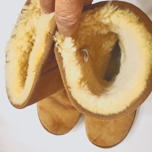 Women's  UGG Classic Short Boots